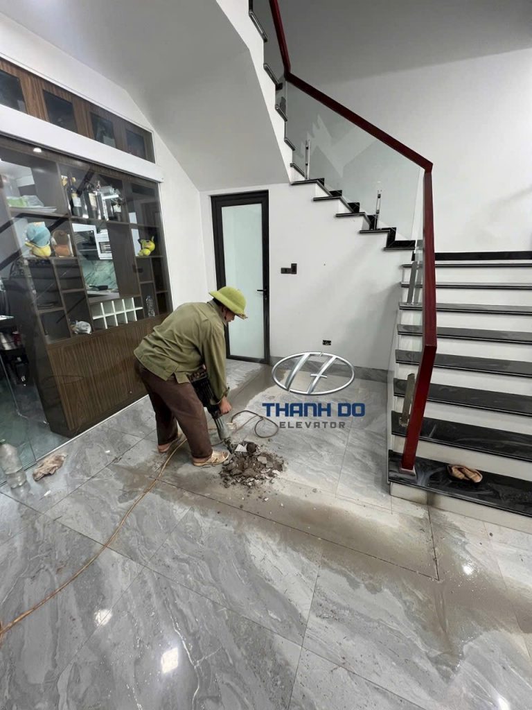 Hoàn thiện sàn sảnh thang máy sau khi cải tạo