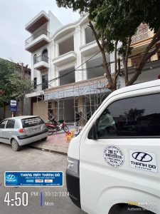 Xe tải Thang máy Thành Đô chở thiết bị tới công trình tại Bắc Giang